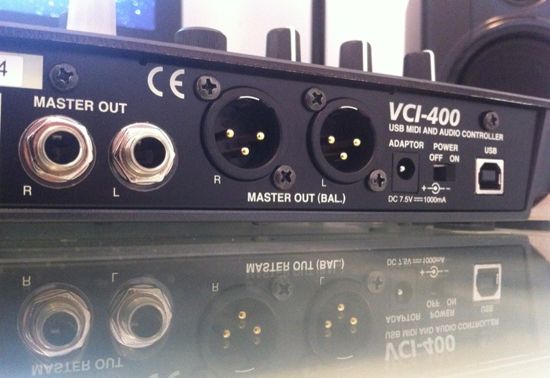 vestax-vci-400-review-outputs.jpg