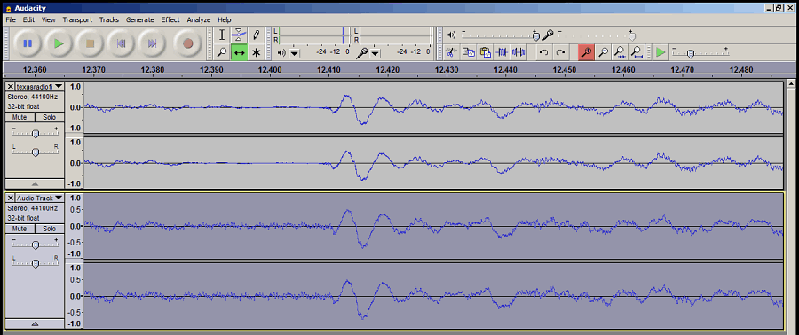 To align beats, zoom in (red square), time shift (green square), drag tracks into alignment.png